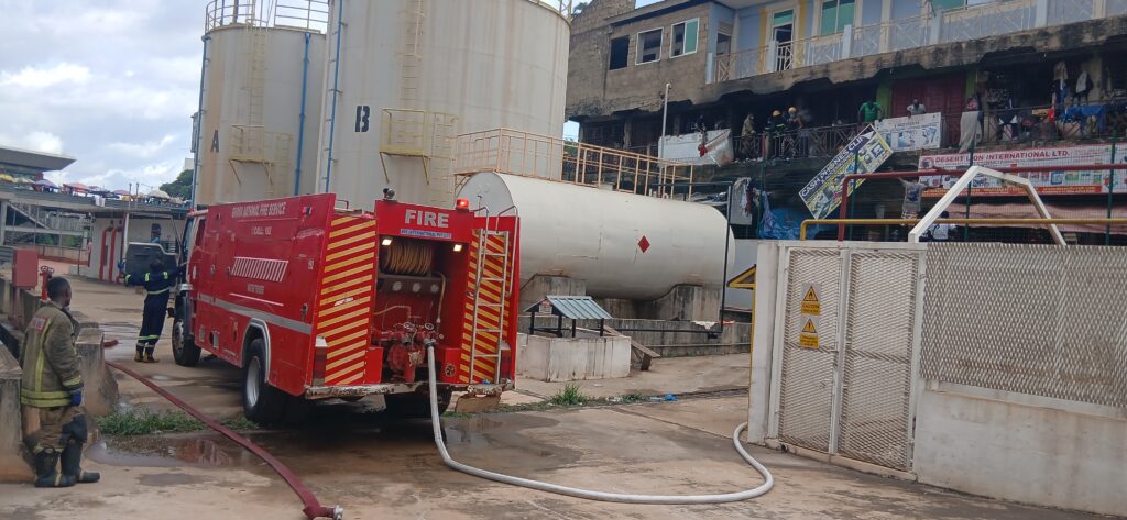 Firefighters Contain Blaze at No Weapon Building Near Kumasi Kejetia Market