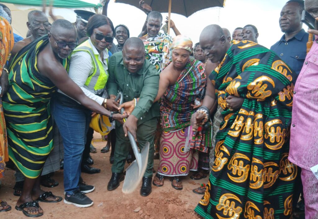 Asuofua Queen Mother Lauds President Mahama for Fulfilling 24-Hour Market Promise