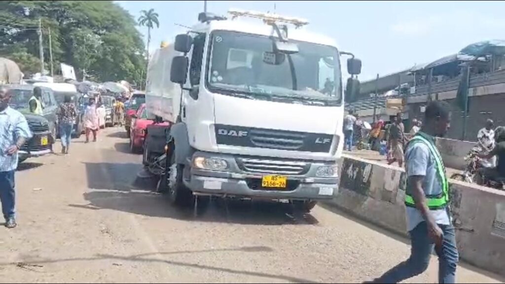 KMA: Residents Hail New Mechanical Road Sweeper Initiative