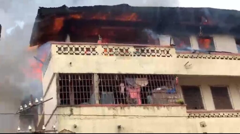 A/R: Fire Guts 12 Rooms in Manhyia; Electrical Fault Suspected